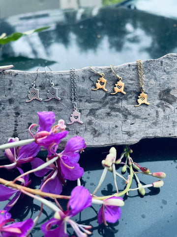 State of Ak Earrings with a Heart Stamp