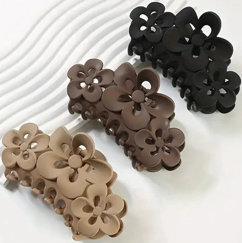 Hair Clip w/ Three Flowers